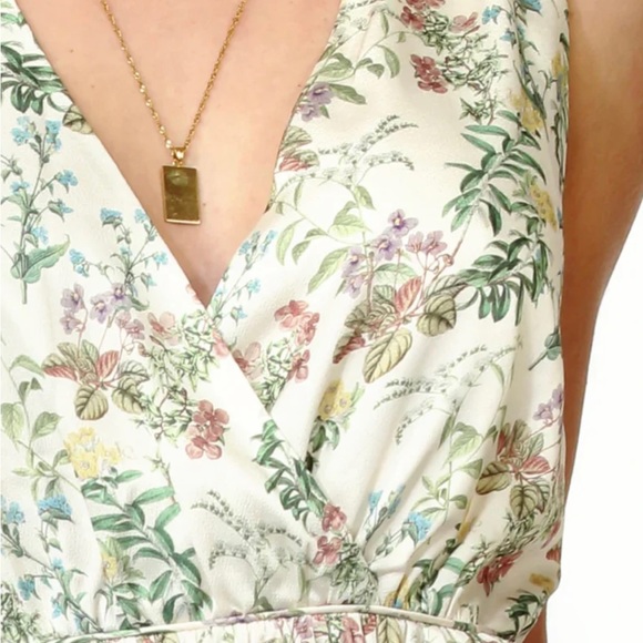 Sleeveless V-Neck Geneva Midi Dress - Picture 3 of 3